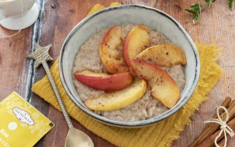 Easy and nutritious breakfast: Apple porridge